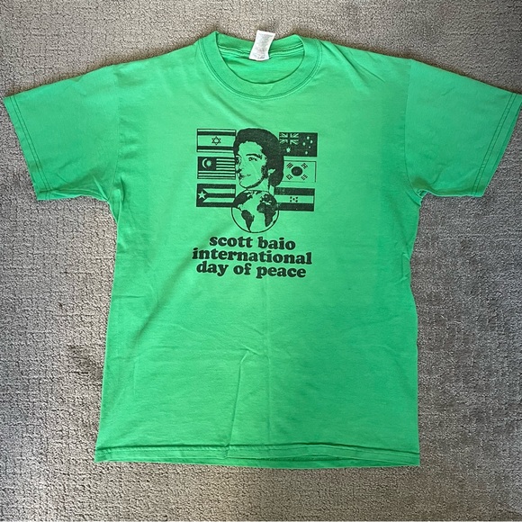 Jerzees Heavyweight Blend Graphic Shirt Scott Baio International Day of Peace - Picture 1 of 5